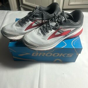 Men’s Ravenna size 11 Shoes